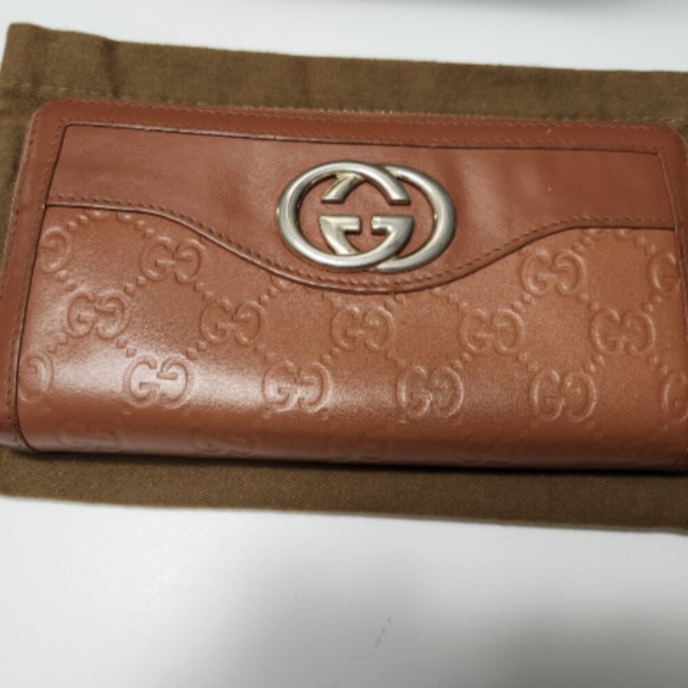 Gucci Cherry Bi-fold Wallet GG Supreme PVC Leather Beige Red Authentic - Picture 8 of 8